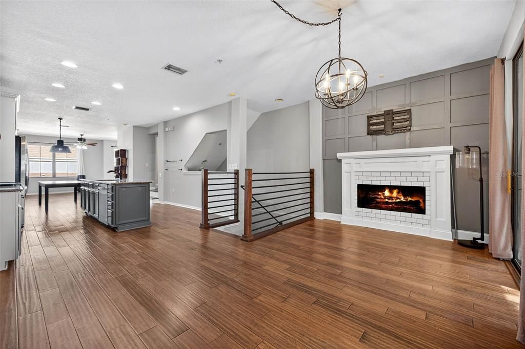 For Sale: $379,000 (2 beds, 2 baths, 1724 Square Feet)