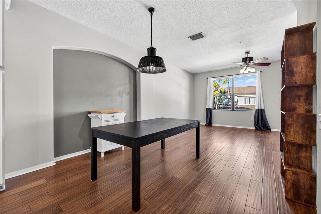 For Sale: $379,000 (2 beds, 2 baths, 1724 Square Feet)