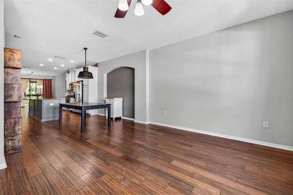 For Sale: $379,000 (2 beds, 2 baths, 1724 Square Feet)