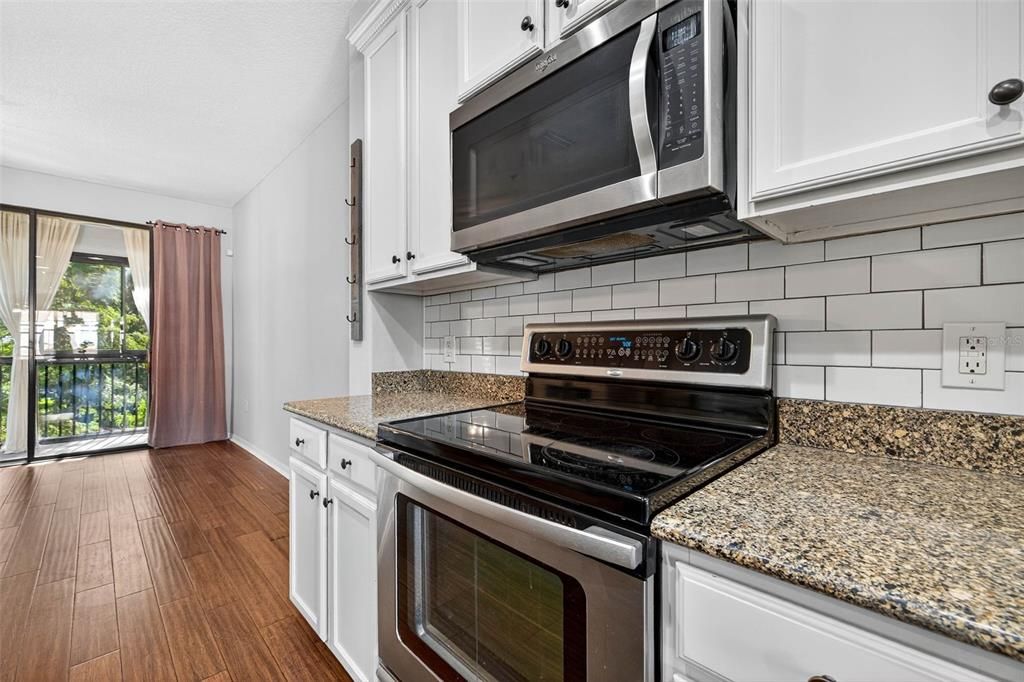 For Sale: $379,000 (2 beds, 2 baths, 1724 Square Feet)