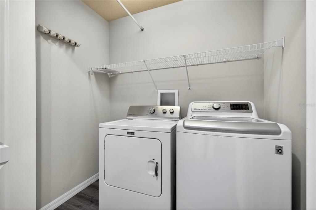 For Sale: $379,000 (2 beds, 2 baths, 1724 Square Feet)