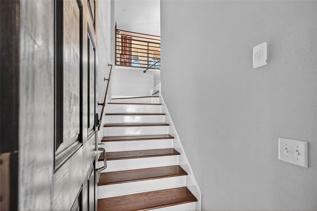 For Sale: $379,000 (2 beds, 2 baths, 1724 Square Feet)