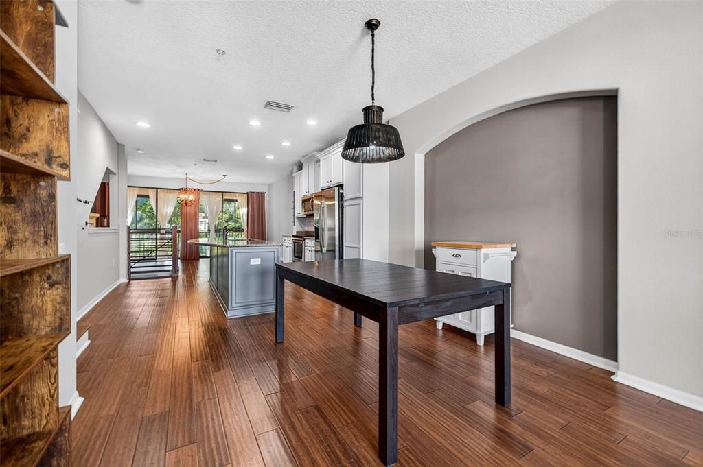 For Sale: $379,000 (2 beds, 2 baths, 1724 Square Feet)