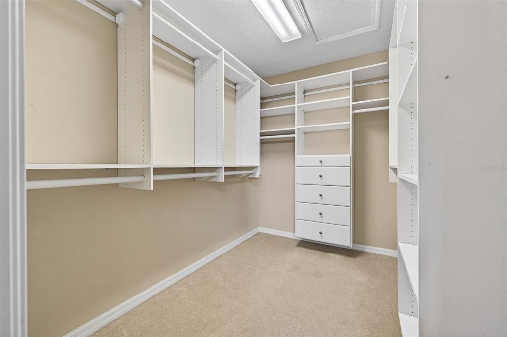 For Sale: $379,000 (2 beds, 2 baths, 1724 Square Feet)