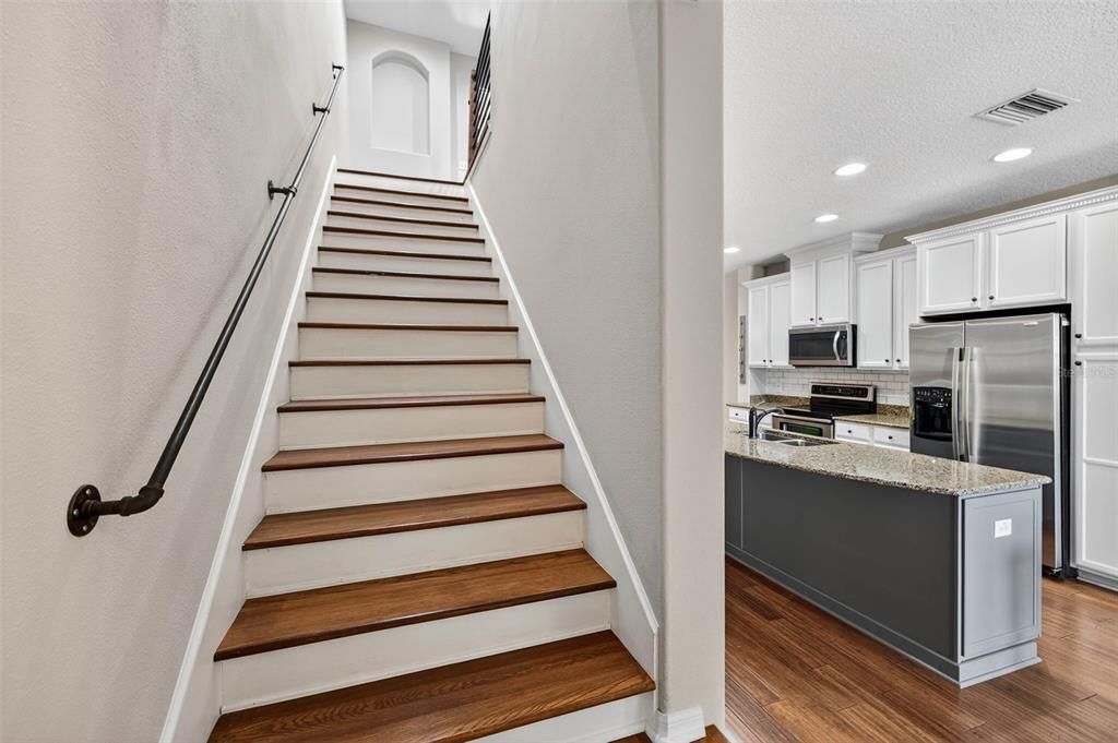 For Sale: $379,000 (2 beds, 2 baths, 1724 Square Feet)