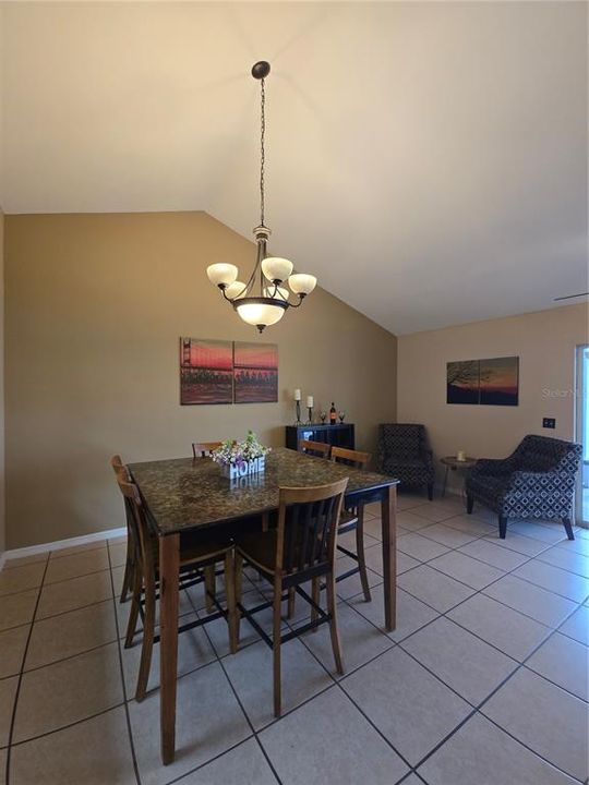 For Sale: $205,000 (2 beds, 2 baths, 1269 Square Feet)
