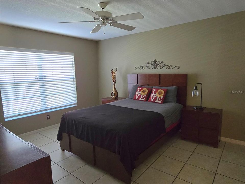 For Sale: $205,000 (2 beds, 2 baths, 1269 Square Feet)