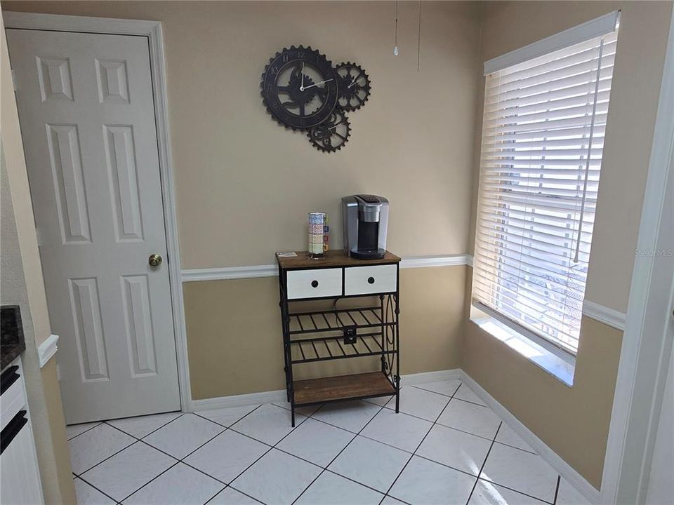 For Sale: $205,000 (2 beds, 2 baths, 1269 Square Feet)
