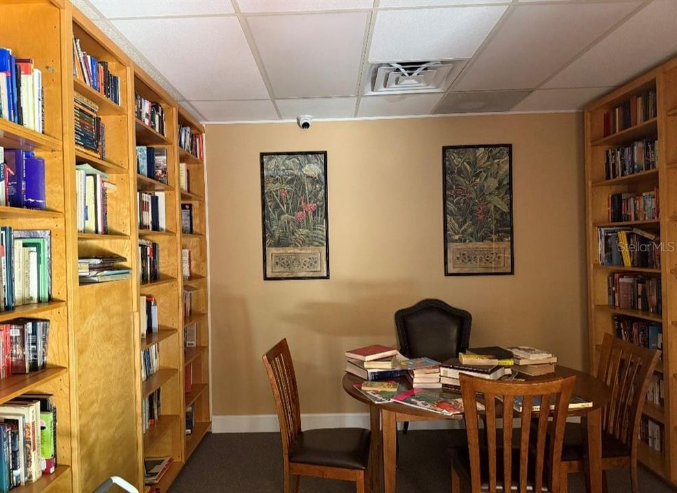 For Sale: $205,000 (2 beds, 2 baths, 1269 Square Feet)