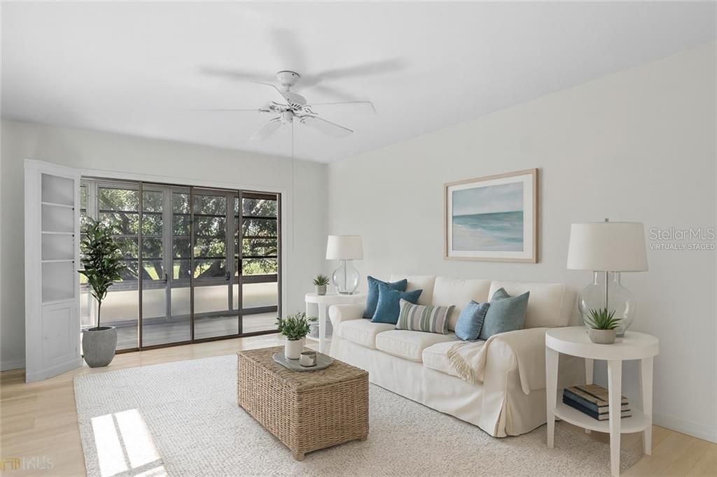 For Sale: $160,000 (2 beds, 2 baths, 1000 Square Feet)