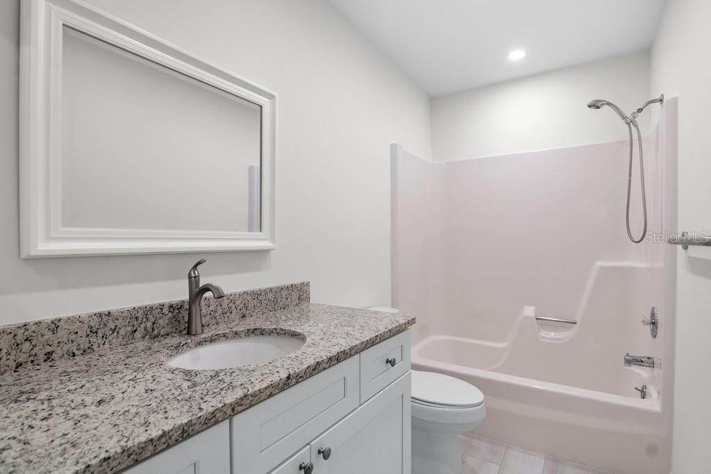 For Sale: $160,000 (2 beds, 2 baths, 1000 Square Feet)