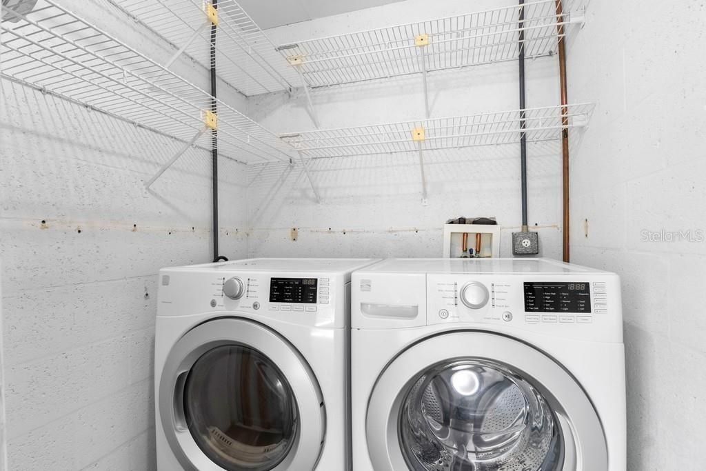 For Sale: $160,000 (2 beds, 2 baths, 1000 Square Feet)