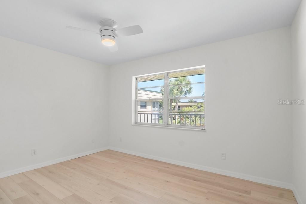 For Sale: $160,000 (2 beds, 2 baths, 1000 Square Feet)