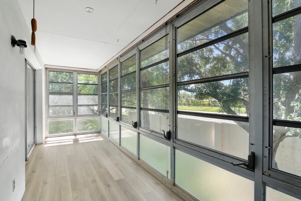 For Sale: $160,000 (2 beds, 2 baths, 1000 Square Feet)