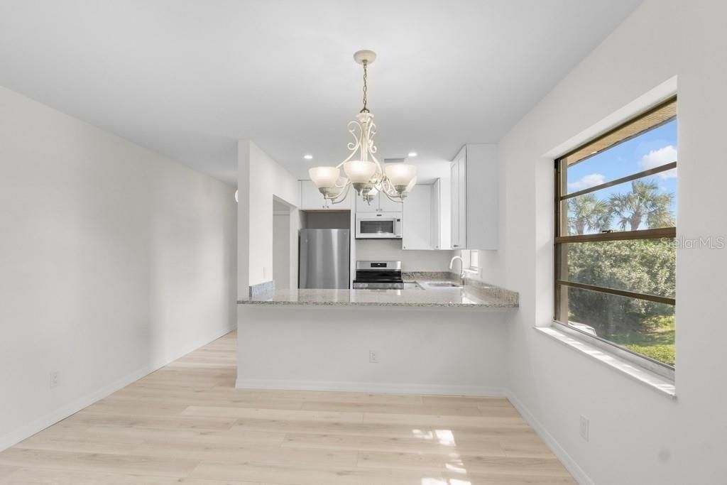 For Sale: $160,000 (2 beds, 2 baths, 1000 Square Feet)