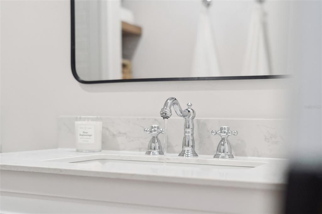 待售: $569,990 (4 贝兹, 2 浴室, 1893 平方英尺)