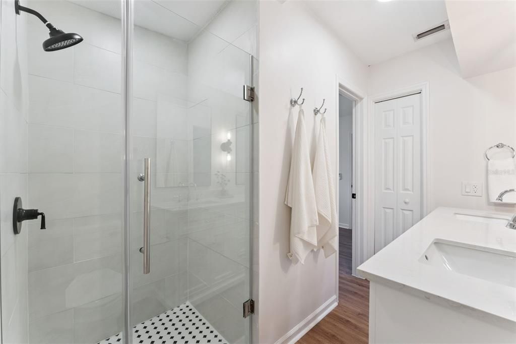 待售: $569,990 (4 贝兹, 2 浴室, 1893 平方英尺)