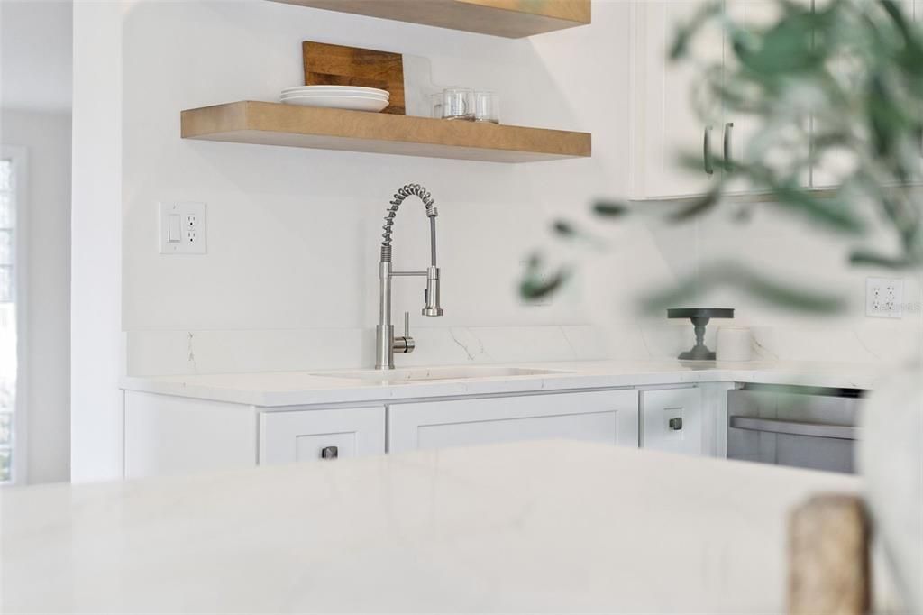 待售: $569,990 (4 贝兹, 2 浴室, 1893 平方英尺)