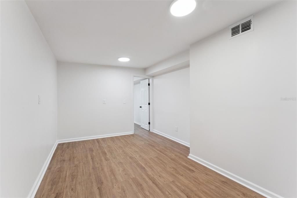 待售: $569,990 (4 贝兹, 2 浴室, 1893 平方英尺)