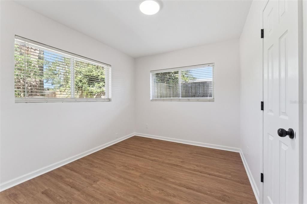 待售: $569,990 (4 贝兹, 2 浴室, 1893 平方英尺)