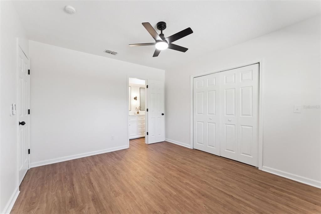 待售: $569,990 (4 贝兹, 2 浴室, 1893 平方英尺)