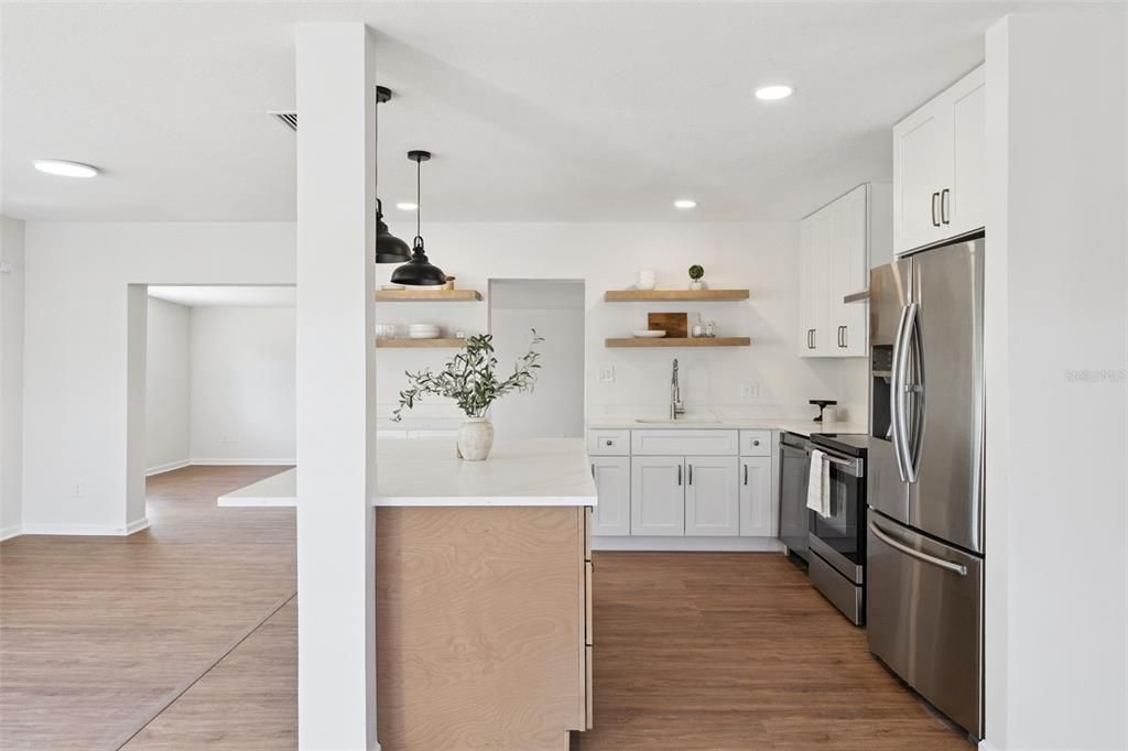 待售: $569,990 (4 贝兹, 2 浴室, 1893 平方英尺)