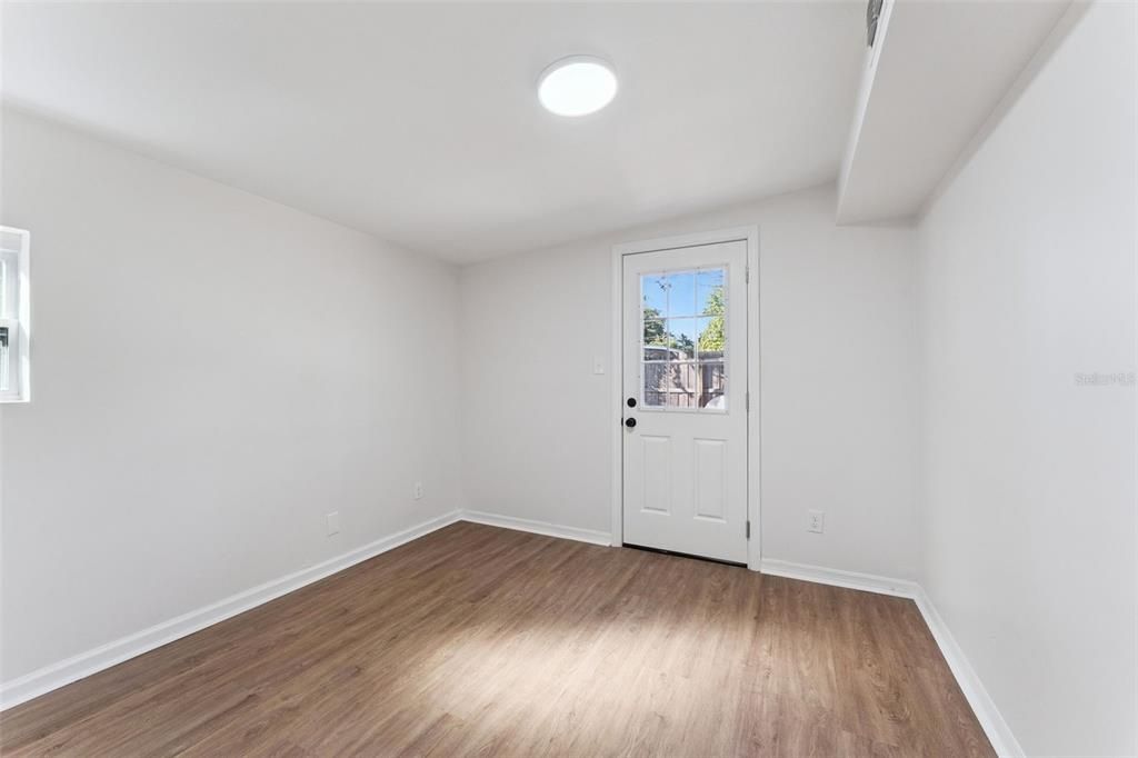 待售: $569,990 (4 贝兹, 2 浴室, 1893 平方英尺)