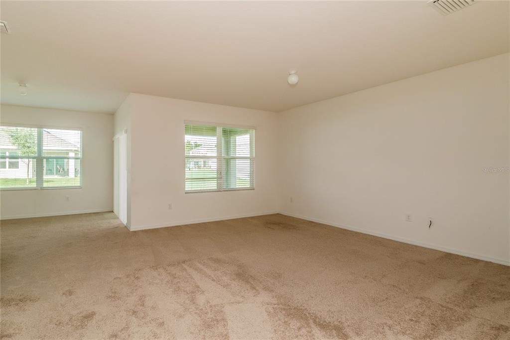 For Rent: $1,715 (3 beds, 2 baths, 1697 Square Feet)