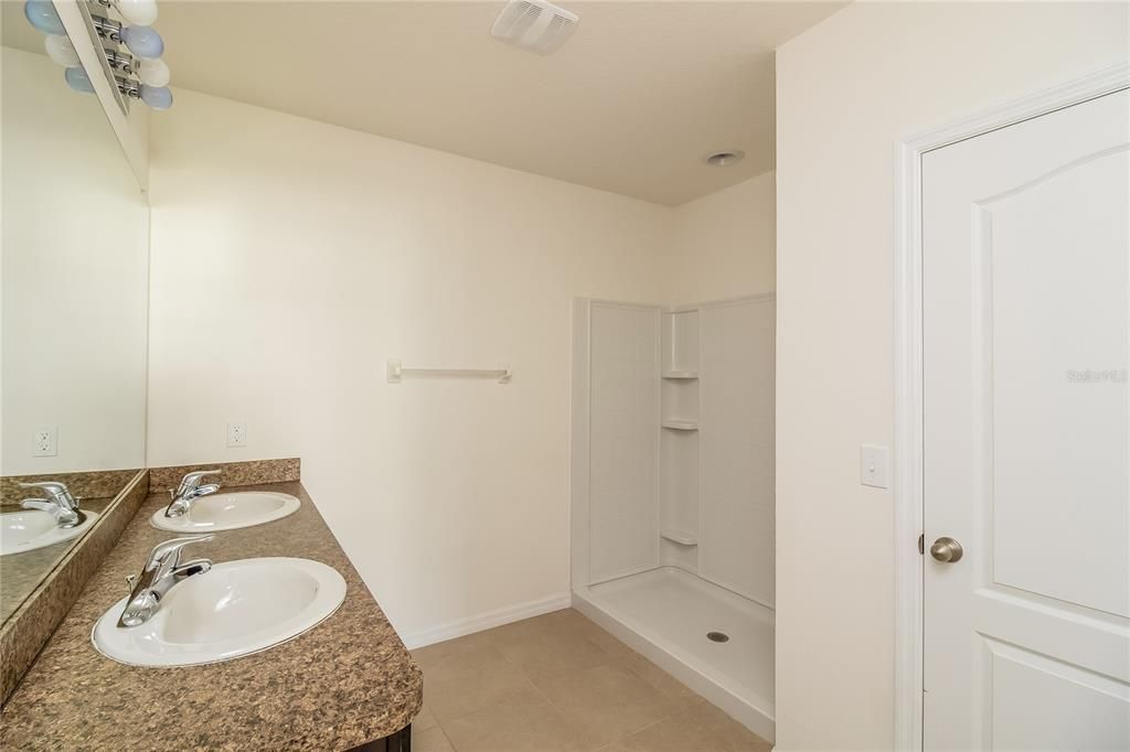 For Rent: $1,715 (3 beds, 2 baths, 1697 Square Feet)