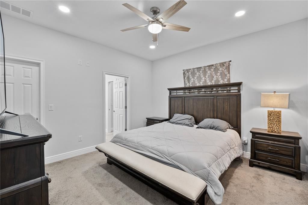 For Sale: $330,000 (3 beds, 2 baths, 1273 Square Feet)