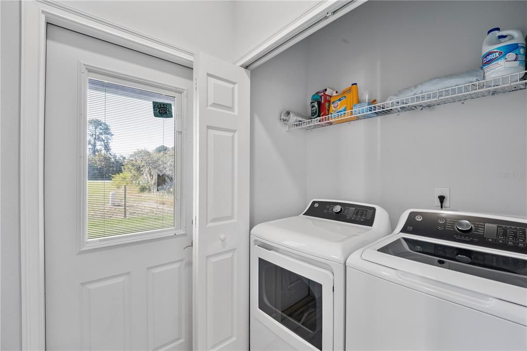 For Sale: $330,000 (3 beds, 2 baths, 1273 Square Feet)