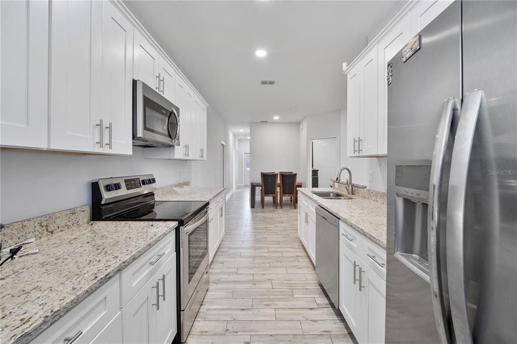 For Sale: $330,000 (3 beds, 2 baths, 1273 Square Feet)