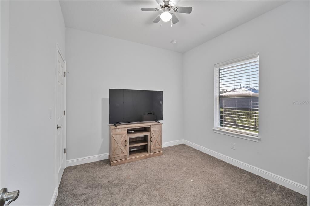 For Sale: $330,000 (3 beds, 2 baths, 1273 Square Feet)