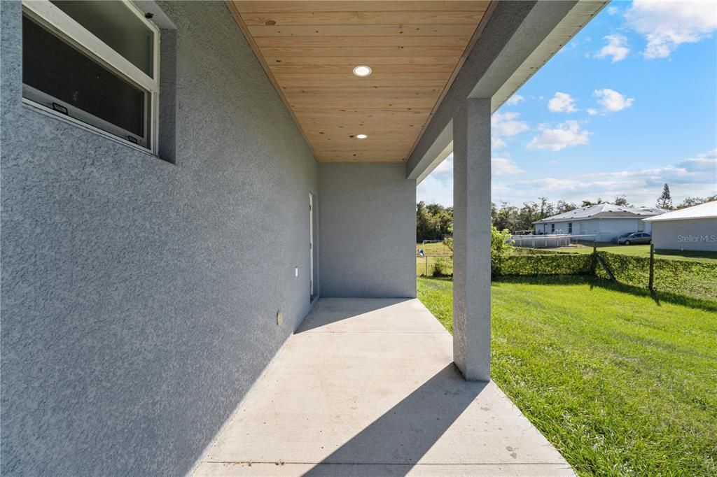 For Sale: $330,000 (3 beds, 2 baths, 1273 Square Feet)