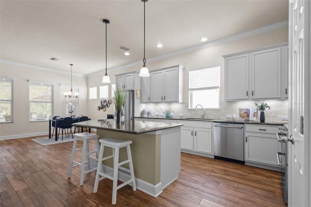 Active With Contract: $465,000 (3 beds, 2 baths, 1779 Square Feet)