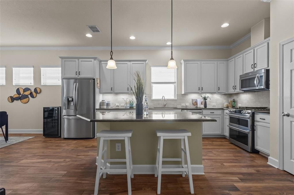 Active With Contract: $465,000 (3 beds, 2 baths, 1779 Square Feet)