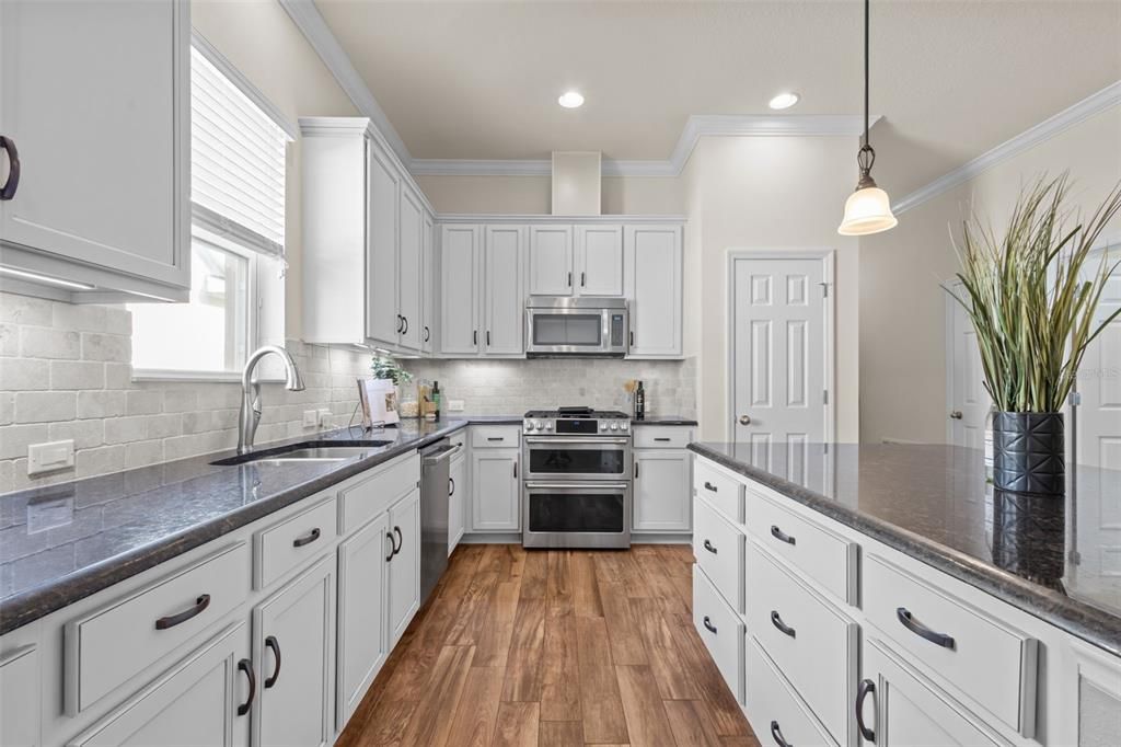 Active With Contract: $465,000 (3 beds, 2 baths, 1779 Square Feet)