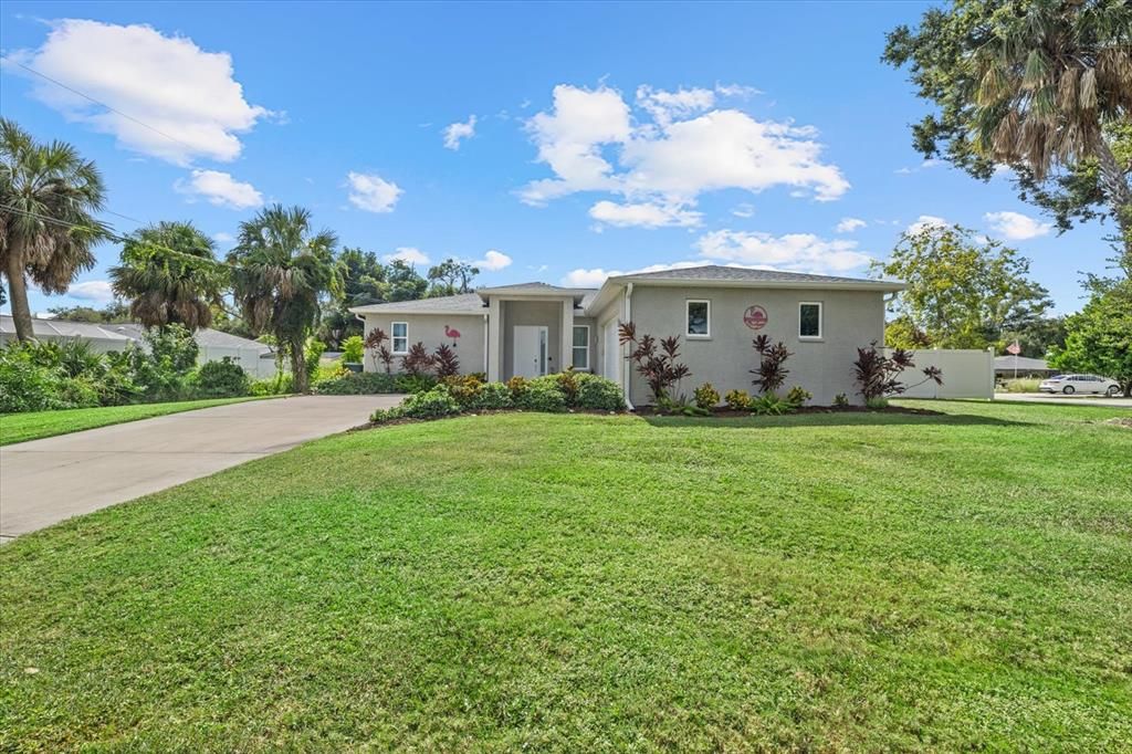 出租: $4,000 (3 贝兹, 2 浴室, 1759 平方英尺)