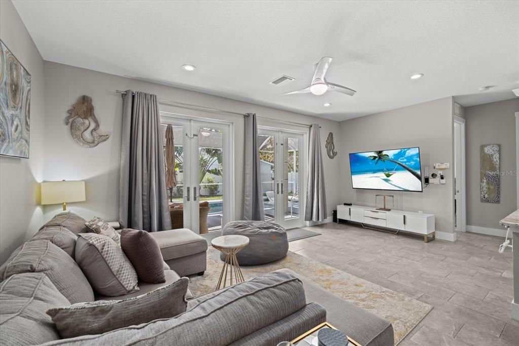 出租: $4,000 (3 贝兹, 2 浴室, 1759 平方英尺)