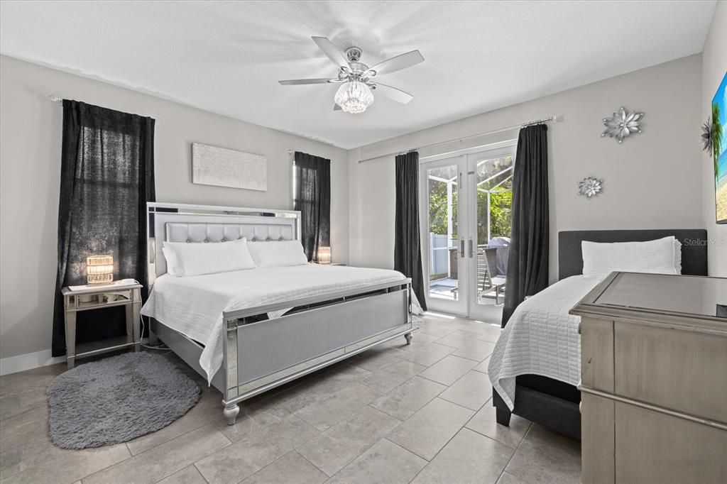 出租: $4,000 (3 贝兹, 2 浴室, 1759 平方英尺)