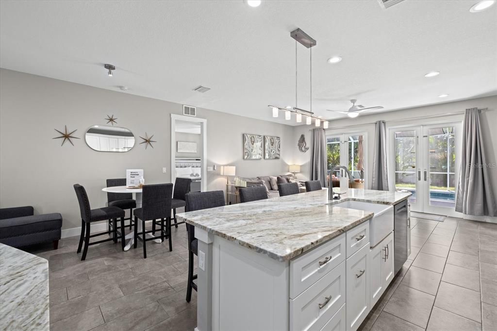 出租: $4,000 (3 贝兹, 2 浴室, 1759 平方英尺)