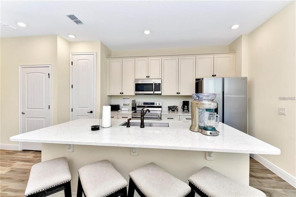 В аренду: $3,000 (3 спален, 3 ванн, 1550 Квадратных фут)