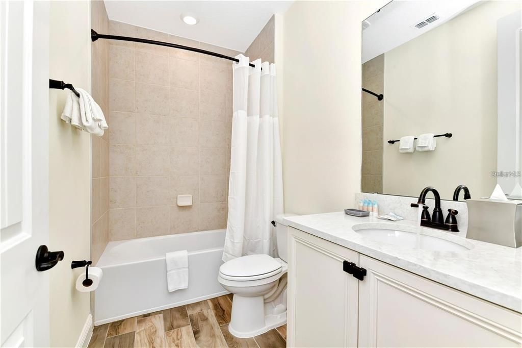 В аренду: $3,000 (3 спален, 3 ванн, 1550 Квадратных фут)