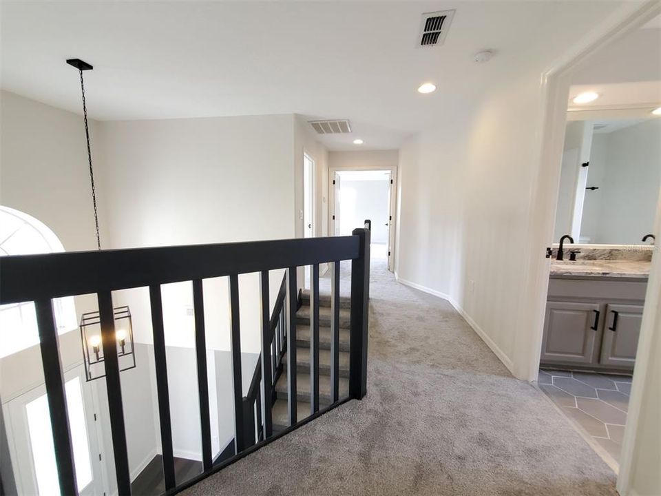 En Venta: $669,900 (5 camas, 3 baños, 2455 Pies cuadrados)