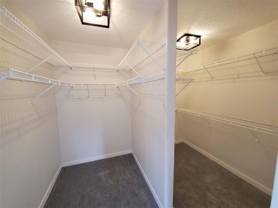 En Venta: $669,900 (5 camas, 3 baños, 2455 Pies cuadrados)