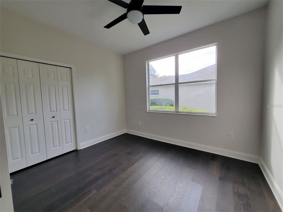 En Venta: $669,900 (5 camas, 3 baños, 2455 Pies cuadrados)