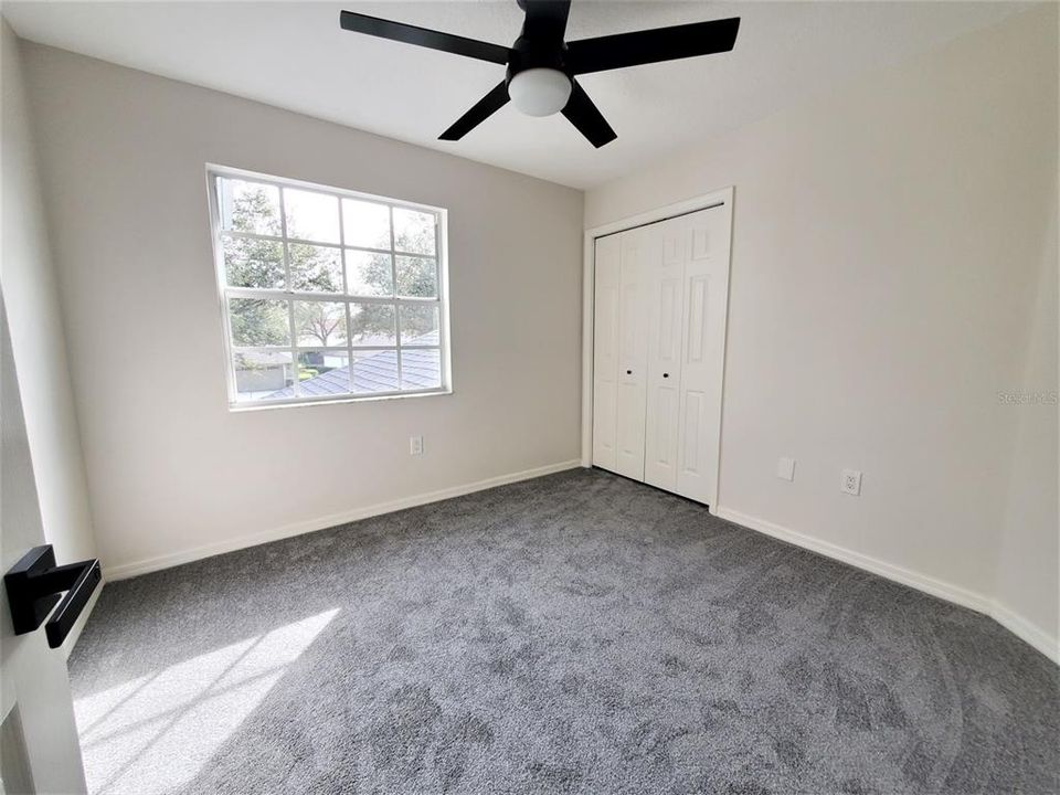 En Venta: $669,900 (5 camas, 3 baños, 2455 Pies cuadrados)