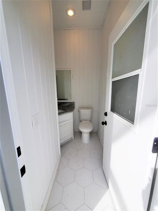 En Venta: $669,900 (5 camas, 3 baños, 2455 Pies cuadrados)