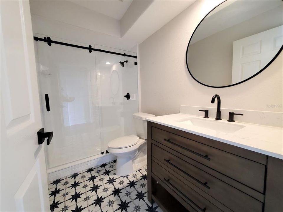 En Venta: $669,900 (5 camas, 3 baños, 2455 Pies cuadrados)