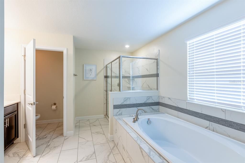 En Venta: $869,000 (6 camas, 6 baños, 3760 Pies cuadrados)